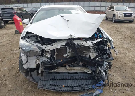 2018 Toyota Corolla Xse z USA, uszkodzony, nr VIN 5YFBURHE4JP774180